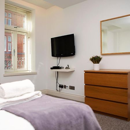 Apt 3, Trafalgar Sq Duplex, 3Rd & 4Th Floor By Indigo Flats Λονδίνο Εξωτερικό φωτογραφία