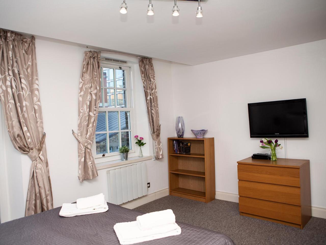 Apt 3, Trafalgar Sq Duplex, 3Rd & 4Th Floor By Indigo Flats Λονδίνο Εξωτερικό φωτογραφία